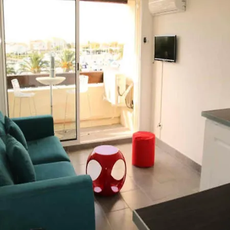 Апартаменти For 2 People